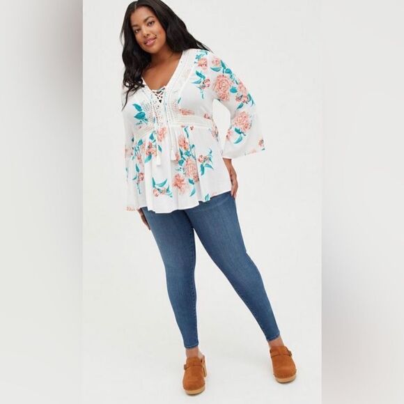 Torrid Babydoll peasant Gauze Crochet Trim Lace-Up Top sz 5 - Picture 1 of 12